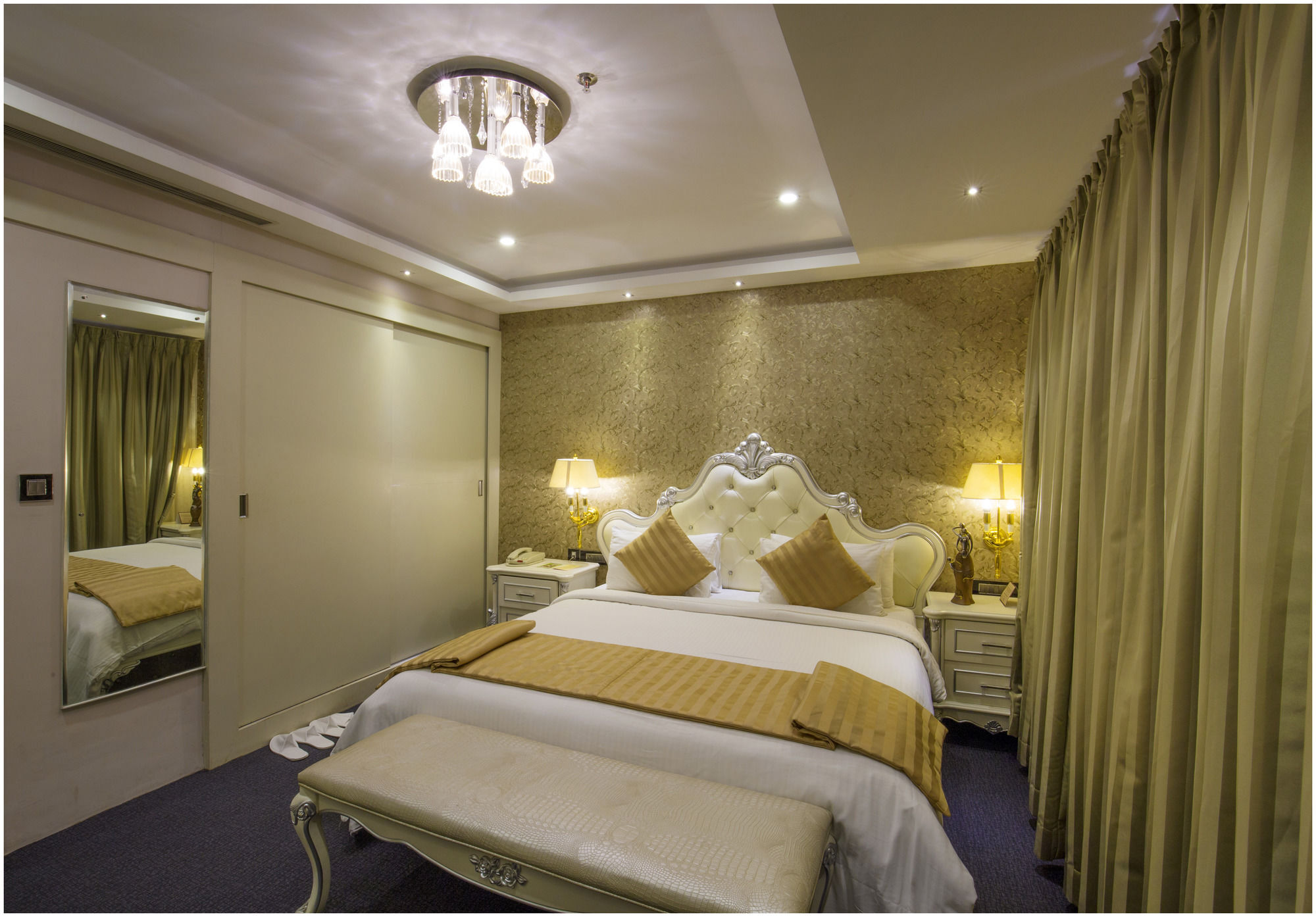 The Pgs Vedanta Hotel Kochi Exterior photo